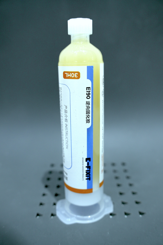 Полиуретановый клей E190 (белый)