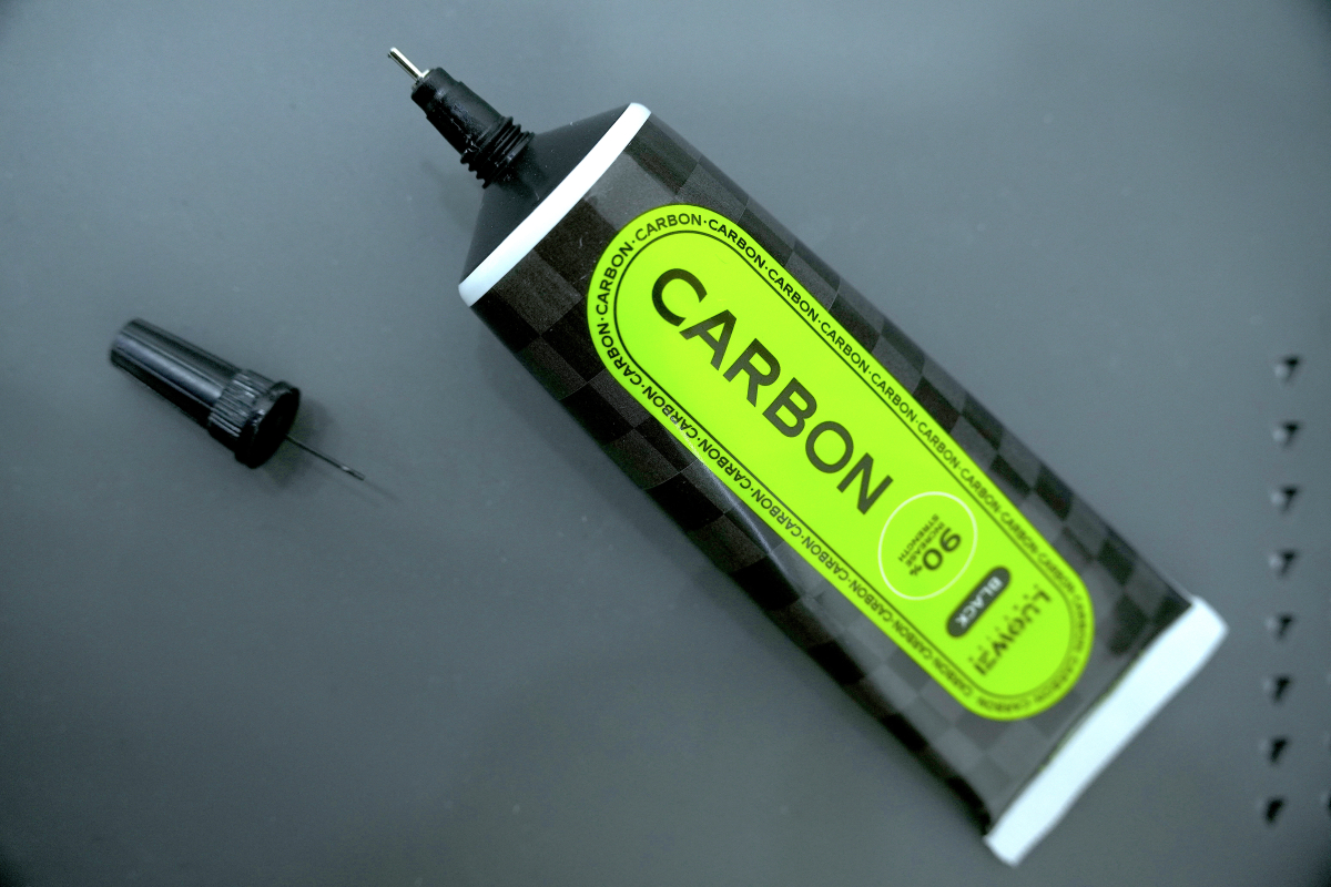 Клей Carbon (черный)