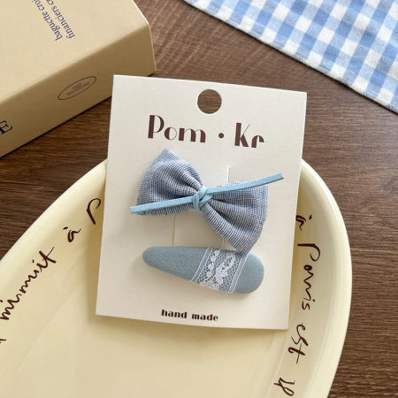 Заколки, голубой бант, кружево. 2шт