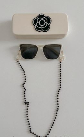 Очки, футляр для очков + цепочка, айвори с цветком