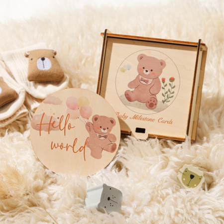 Деревянный набор карточек для фотосессии. Мишка, в коробке