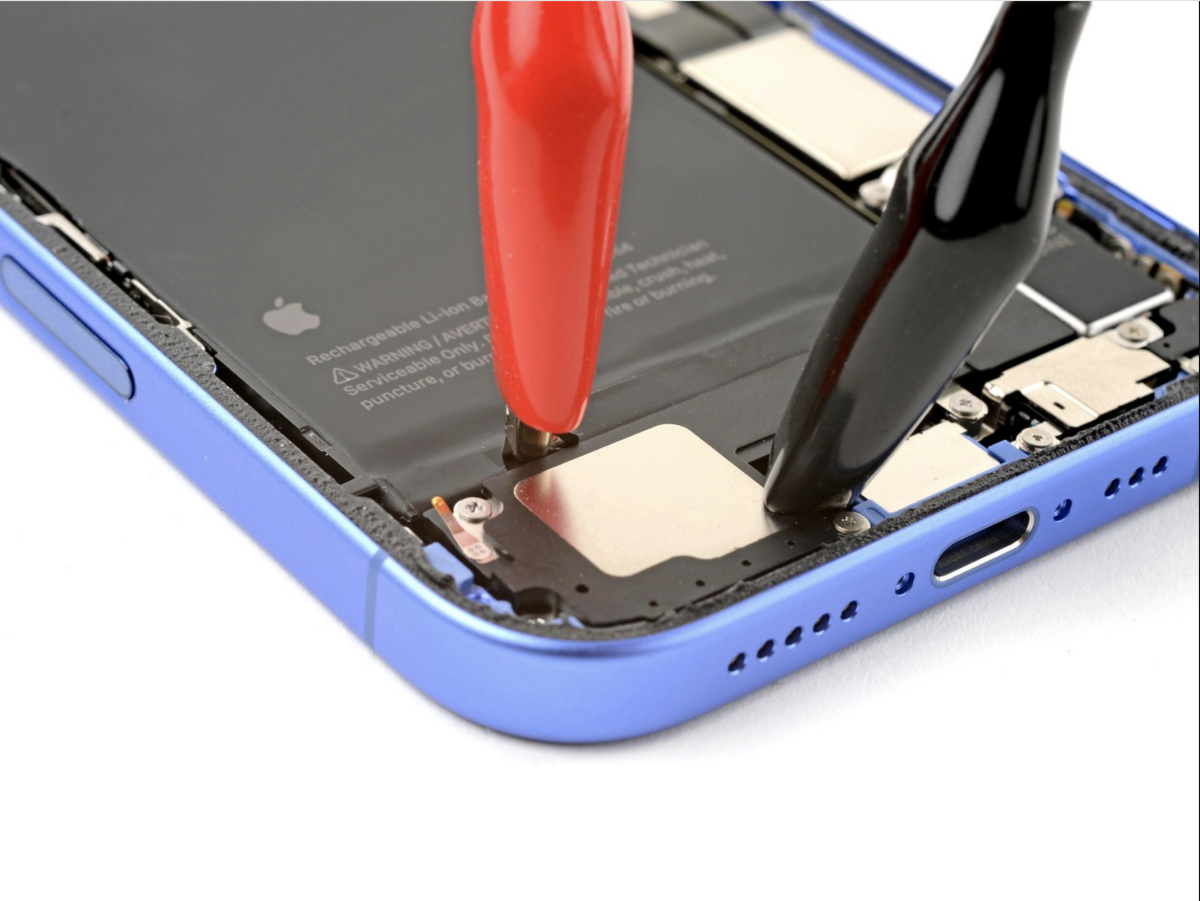 VoltClip для снятие батареи iPhone